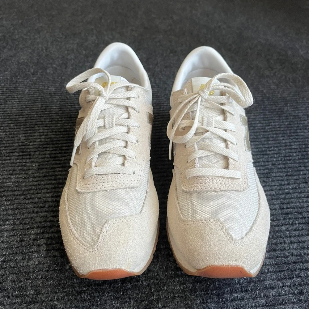 New Balance 620 Womens Sneakers Cream Gold Metallic Retro Running Shoes Neutral